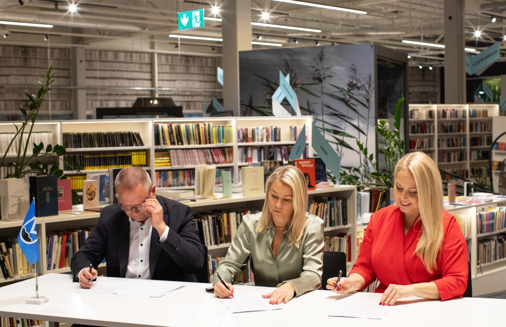 Ivo Rull (KV), Siiri Visnapuu (RE), Annika Vaikla (KE) (pilt_ erakogu).jpg
