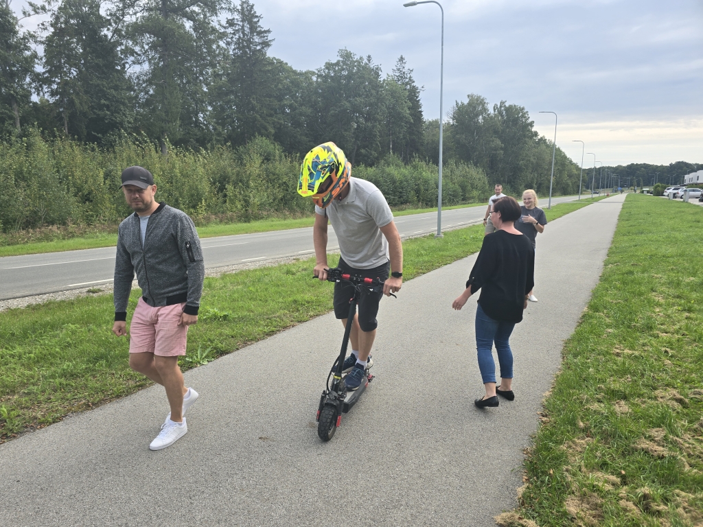 Liiklejad kergliiklusteel